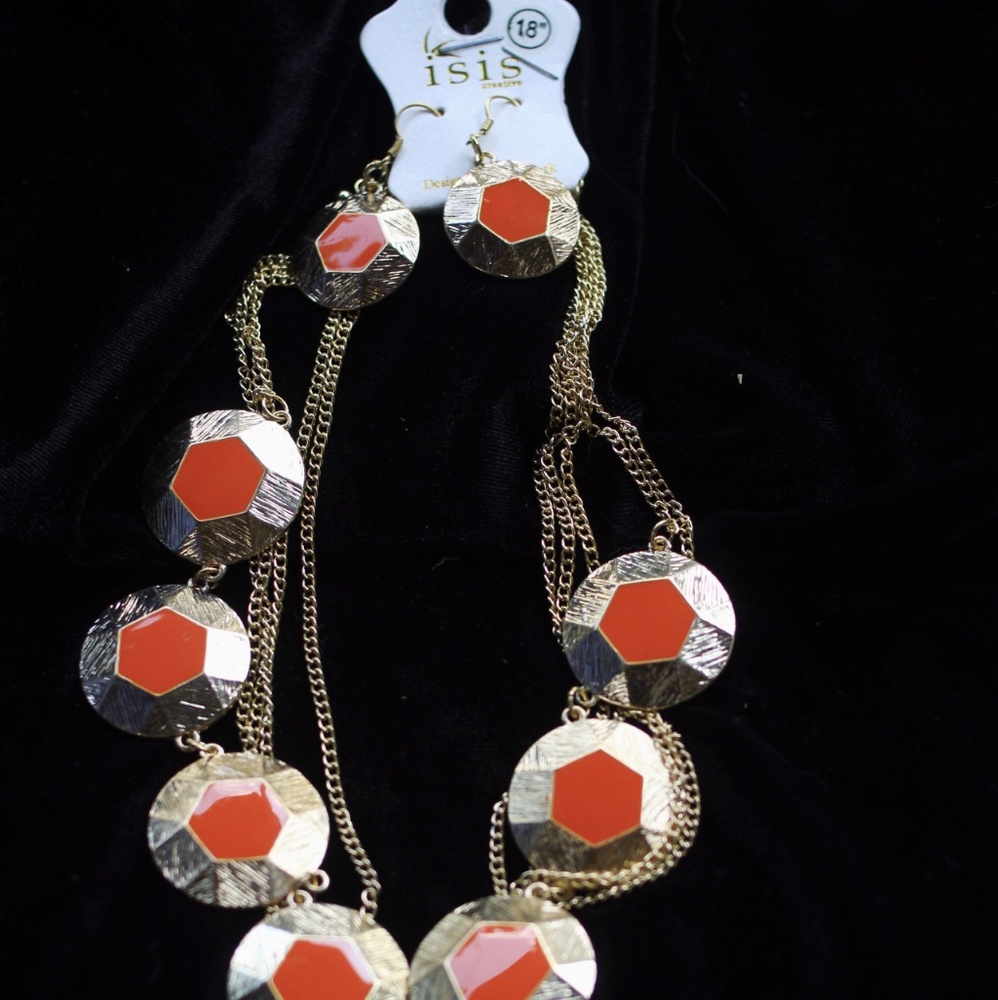 Gold orange necklace perfect for a fall outfit